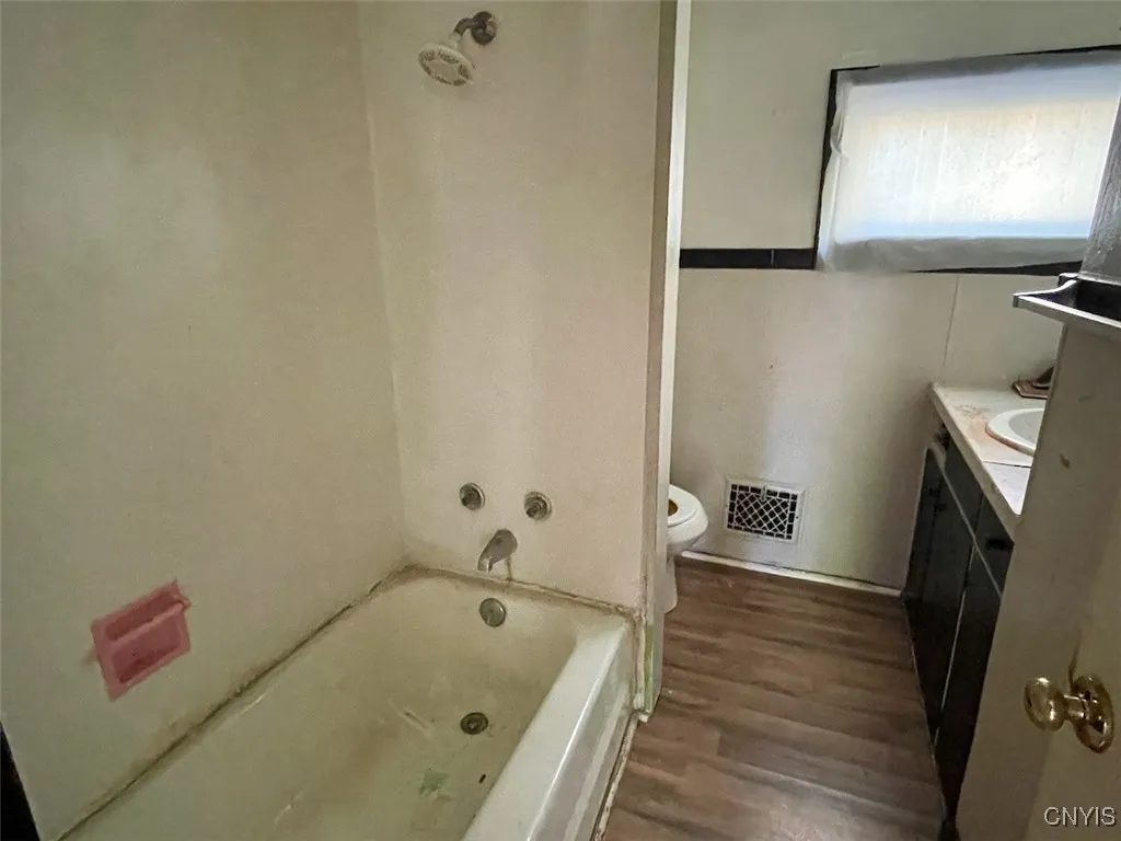 607 Academy Street, Fulton, New York 13069, Fulton, New York 13069, 3 Bedrooms Bedrooms, 7 Rooms Rooms,2 BathroomsBathrooms,Residential,For Sale,607 Academy Street, Fulton, New York 13069,0,S1644803