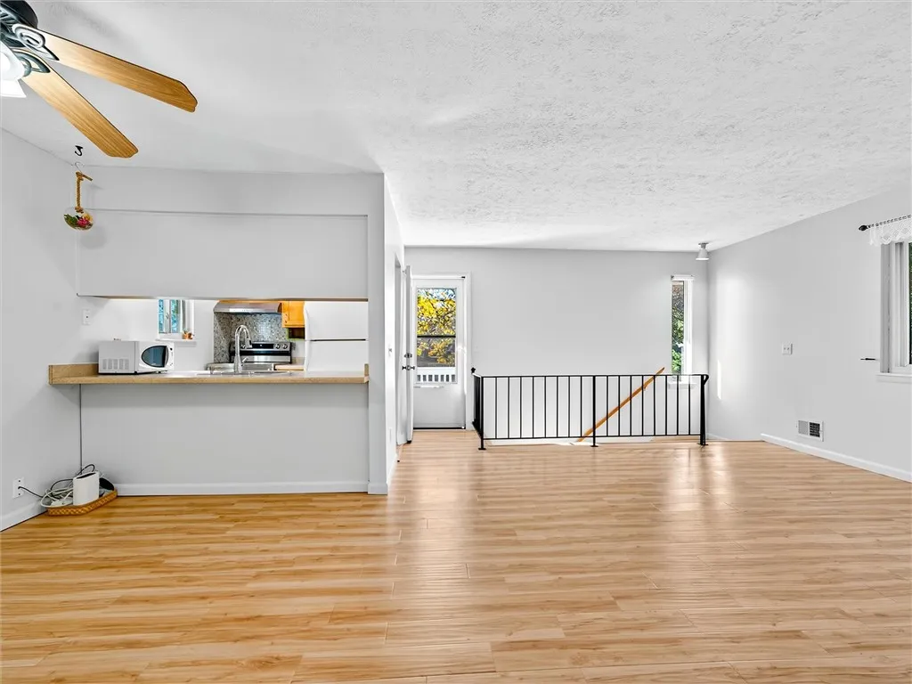 478 Eastbrooke Lane, Brighton, New York 14618, Brighton, New York 14618, 2 Bedrooms Bedrooms, 4 Rooms Rooms,1 BathroomBathrooms,Residential,For Sale,478 Eastbrooke Lane, Brighton, New York 14618,0,R1644404