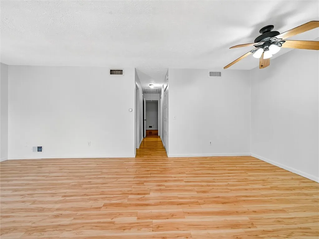 478 Eastbrooke Lane, Brighton, New York 14618, Brighton, New York 14618, 2 Bedrooms Bedrooms, 4 Rooms Rooms,1 BathroomBathrooms,Residential,For Sale,478 Eastbrooke Lane, Brighton, New York 14618,0,R1644404