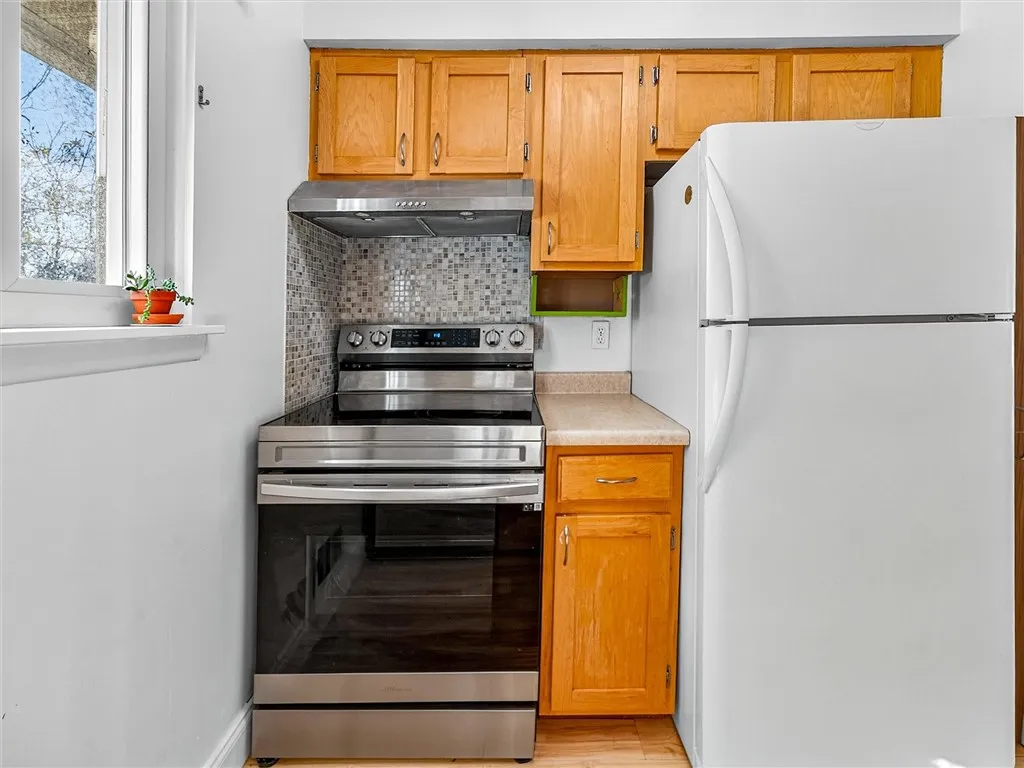478 Eastbrooke Lane, Brighton, New York 14618, Brighton, New York 14618, 2 Bedrooms Bedrooms, 4 Rooms Rooms,1 BathroomBathrooms,Residential,For Sale,478 Eastbrooke Lane, Brighton, New York 14618,0,R1644404
