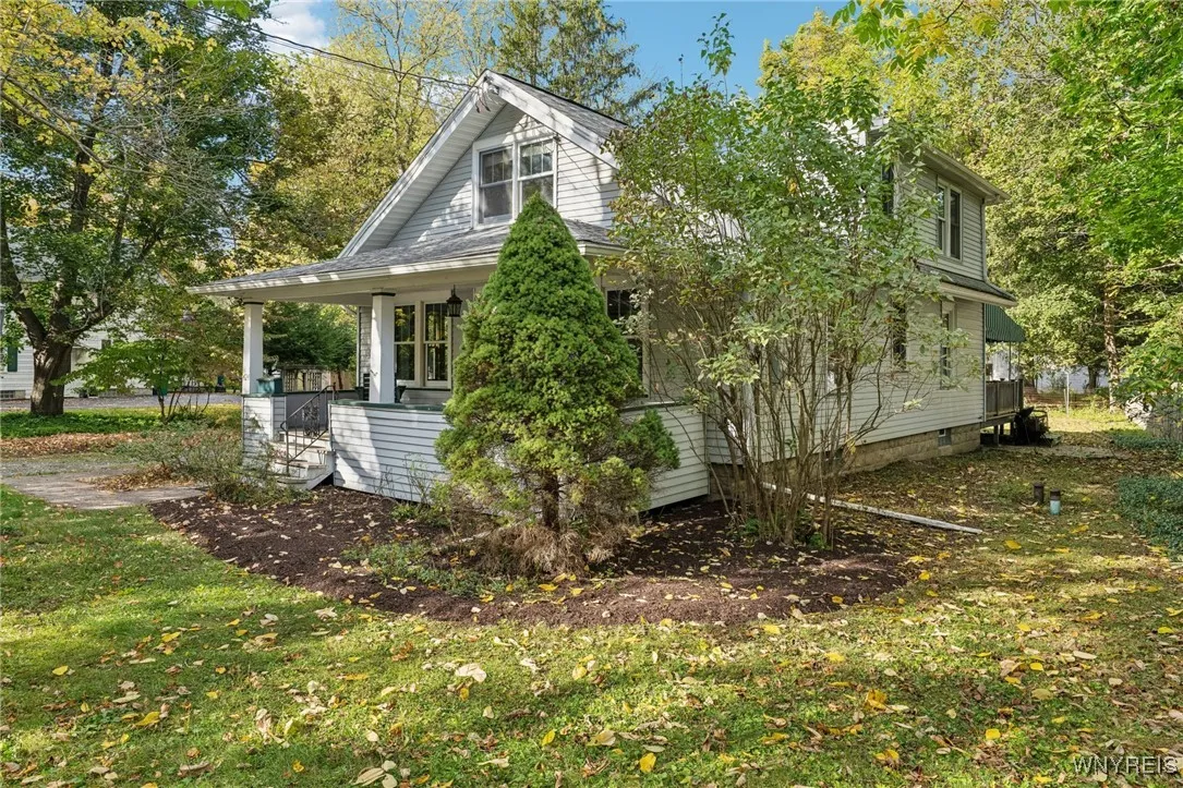 424 Linden Ave, Aurora, New York 14052, Aurora, New York 14052, 4 Bedrooms Bedrooms, 8 Rooms Rooms,2 BathroomsBathrooms,Residential,For Sale,424 Linden Ave, Aurora, New York 14052,0,B1644194