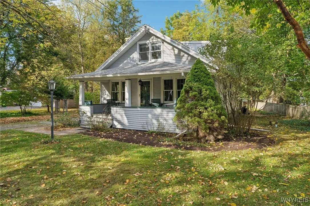 424 Linden Ave, Aurora, New York 14052, Aurora, New York 14052, 4 Bedrooms Bedrooms, 8 Rooms Rooms,2 BathroomsBathrooms,Residential,For Sale,424 Linden Ave, Aurora, New York 14052,0,B1644194