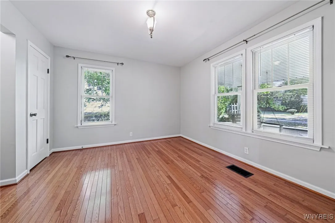 424 Linden Ave, Aurora, New York 14052, Aurora, New York 14052, 4 Bedrooms Bedrooms, 8 Rooms Rooms,2 BathroomsBathrooms,Residential,For Sale,424 Linden Ave, Aurora, New York 14052,0,B1644194