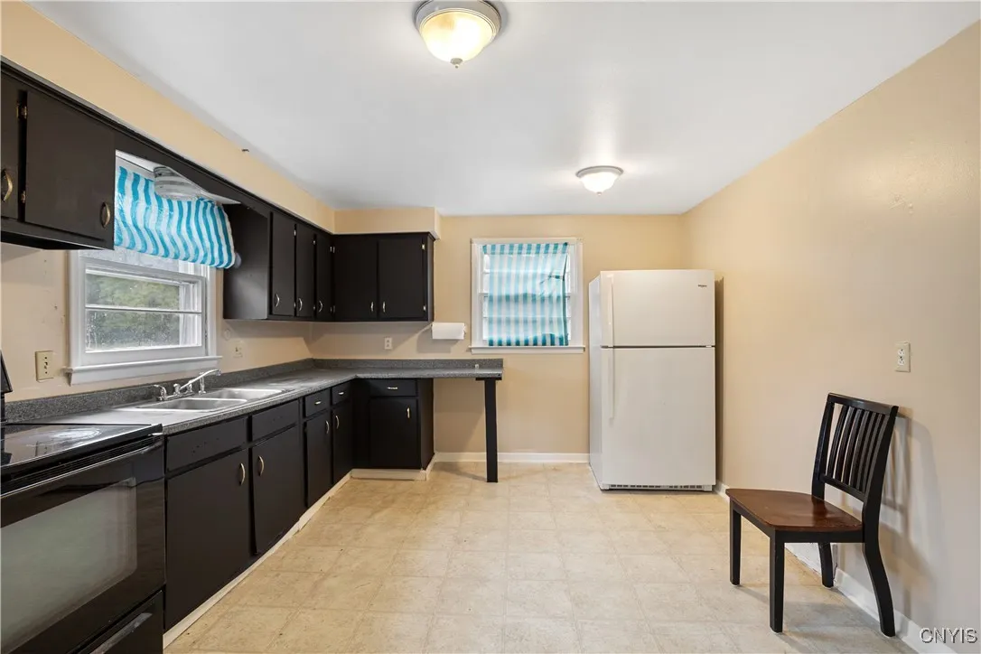140 Hatch & Elmhurst Avenue, Syracuse, New Yor, Syracuse, New York 13207, 6 Bedrooms Bedrooms, ,2 BathroomsBathrooms,Residential,For Sale,140 Hatch & Elmhurst Avenue, Syracuse, New Yor,0,S1644844