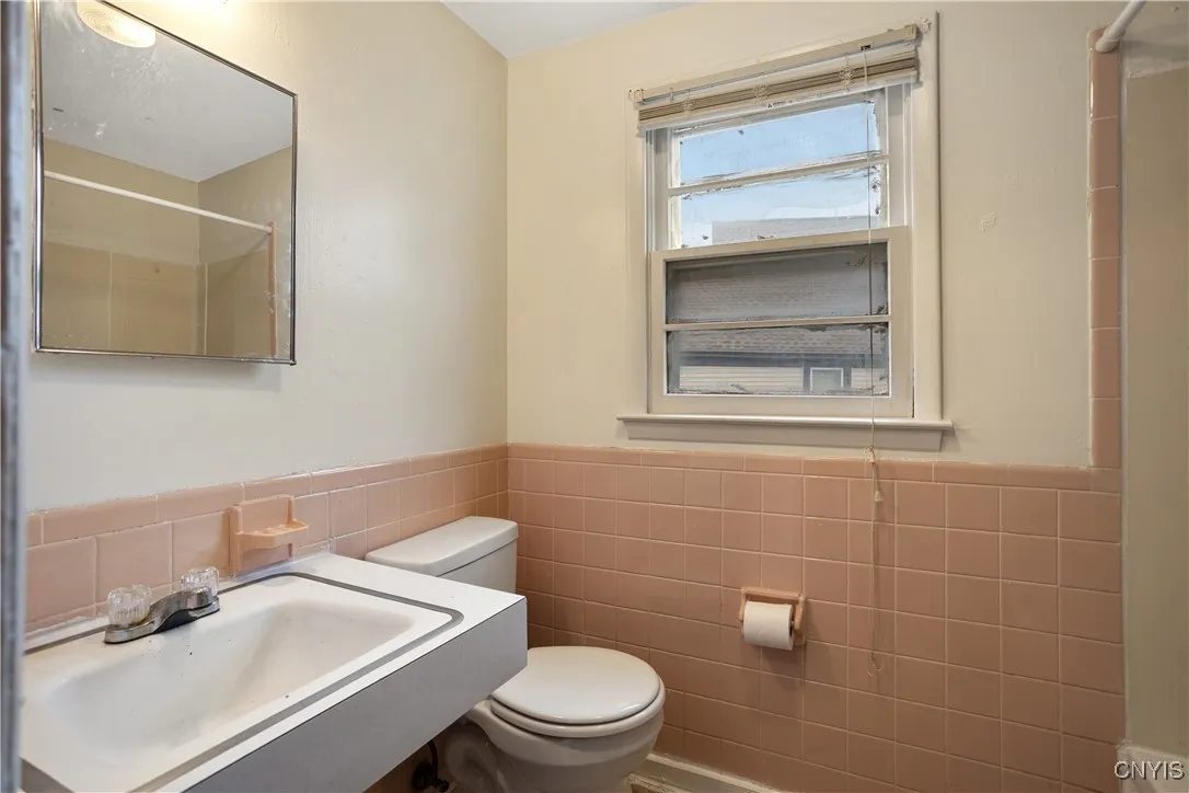 Second floor full bath