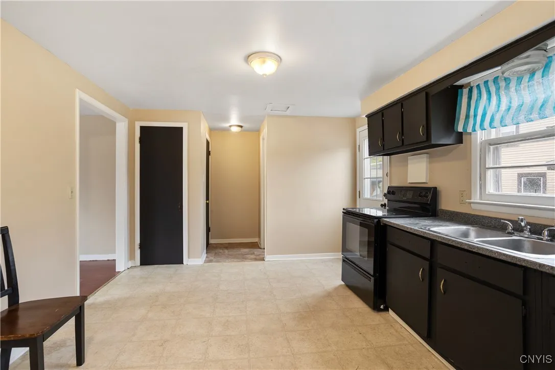 140 Hatch & Elmhurst Avenue, Syracuse, New Yor, Syracuse, New York 13207, 6 Bedrooms Bedrooms, ,2 BathroomsBathrooms,Residential,For Sale,140 Hatch & Elmhurst Avenue, Syracuse, New Yor,0,S1644844