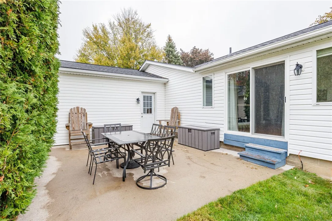 99 Larkins Crossing, Greece, New York 14612, Greece, New York 14612, 2 Bedrooms Bedrooms, 7 Rooms Rooms,2 BathroomsBathrooms,Residential,For Sale,99 Larkins Crossing, Greece, New York 14612,0,R1644573
