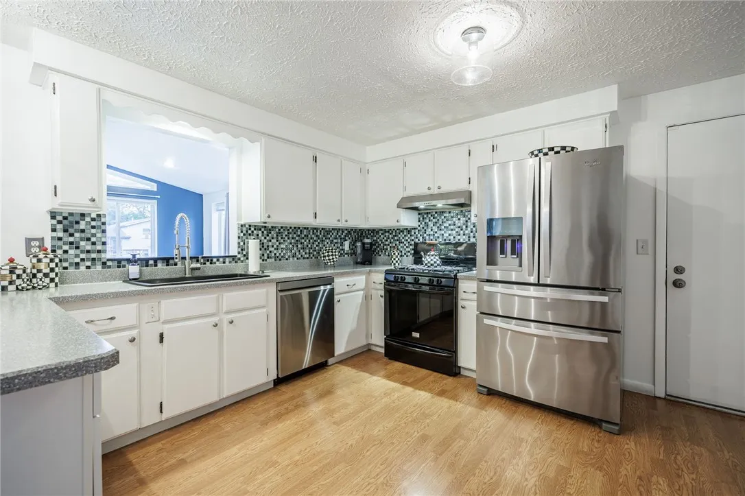 99 Larkins Crossing, Greece, New York 14612, Greece, New York 14612, 2 Bedrooms Bedrooms, 7 Rooms Rooms,2 BathroomsBathrooms,Residential,For Sale,99 Larkins Crossing, Greece, New York 14612,0,R1644573