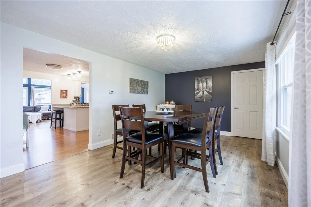 99 Larkins Crossing, Greece, New York 14612, Greece, New York 14612, 2 Bedrooms Bedrooms, 7 Rooms Rooms,2 BathroomsBathrooms,Residential,For Sale,99 Larkins Crossing, Greece, New York 14612,0,R1644573