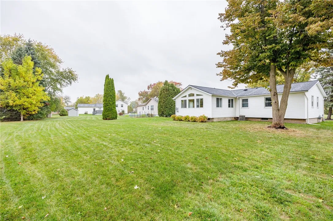 99 Larkins Crossing, Greece, New York 14612, Greece, New York 14612, 2 Bedrooms Bedrooms, 7 Rooms Rooms,2 BathroomsBathrooms,Residential,For Sale,99 Larkins Crossing, Greece, New York 14612,0,R1644573