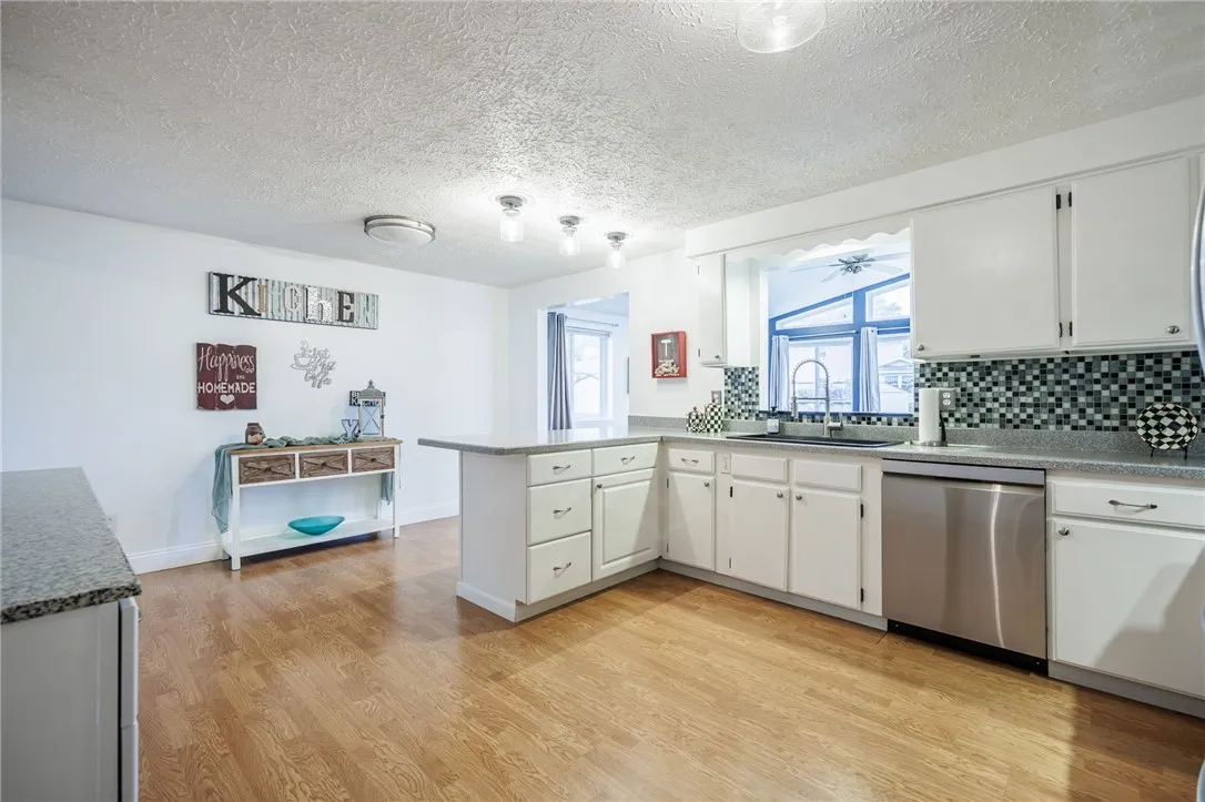 99 Larkins Crossing, Greece, New York 14612, Greece, New York 14612, 2 Bedrooms Bedrooms, 7 Rooms Rooms,2 BathroomsBathrooms,Residential,For Sale,99 Larkins Crossing, Greece, New York 14612,0,R1644573