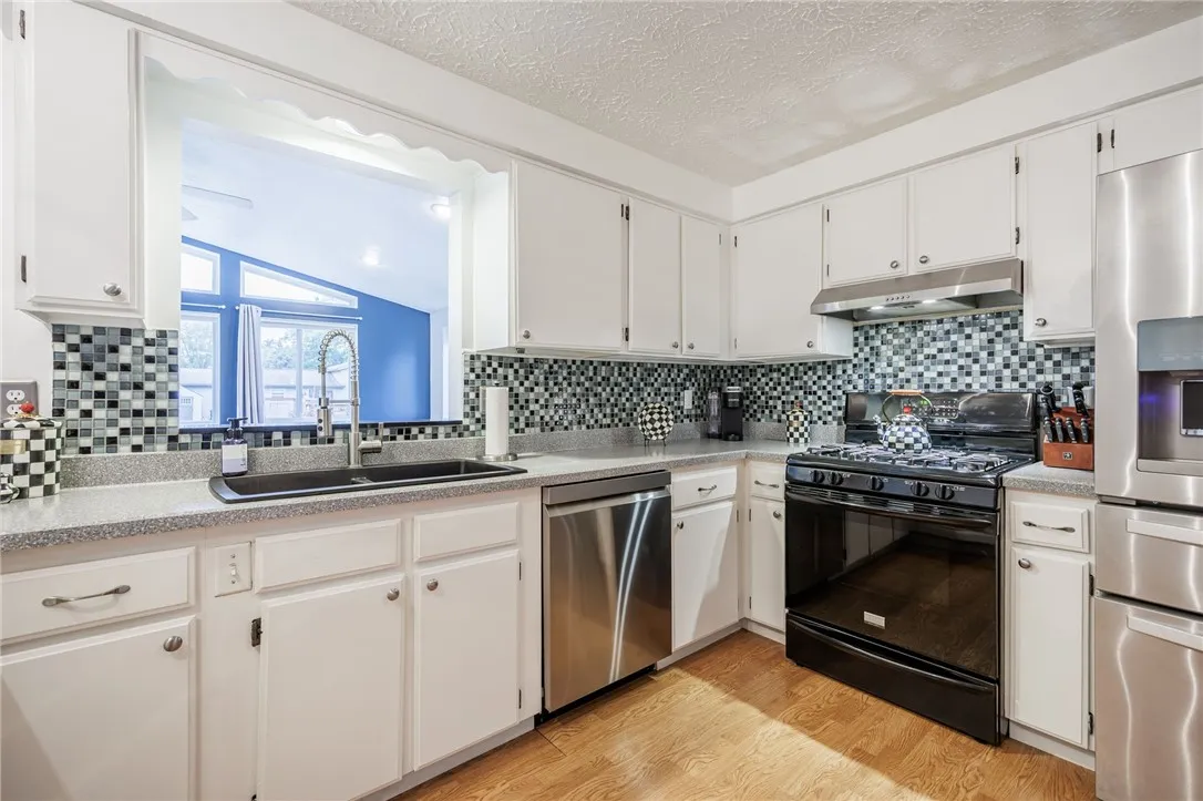 99 Larkins Crossing, Greece, New York 14612, Greece, New York 14612, 2 Bedrooms Bedrooms, 7 Rooms Rooms,2 BathroomsBathrooms,Residential,For Sale,99 Larkins Crossing, Greece, New York 14612,0,R1644573