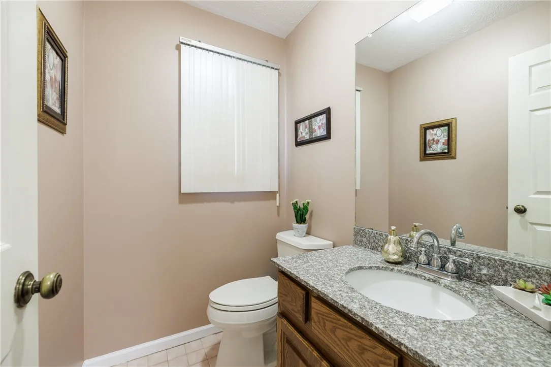 36 Wood Run Commons, Greece, New York 14612, Greece, New York 14612, 2 Bedrooms Bedrooms, 5 Rooms Rooms,2 BathroomsBathrooms,Residential,For Sale,36 Wood Run Commons, Greece, New York 14612,0,R1643944