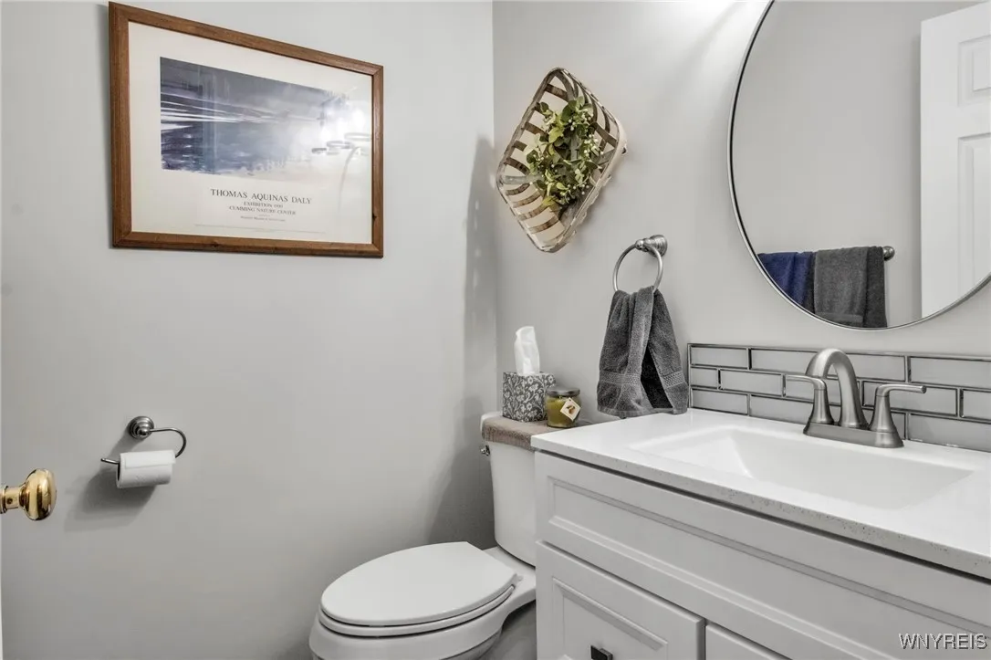 Powder room 1st floor
