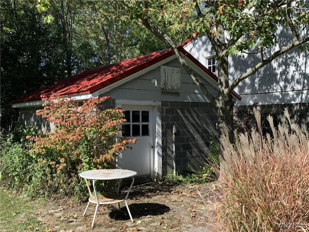 1291 Bullis Road, Elma, New York 14059, Elma, New York 14059, 2 Bedrooms Bedrooms, 5 Rooms Rooms,1 BathroomBathrooms,Residential,For Sale,1291 Bullis Road, Elma, New York 14059,0,B1644907