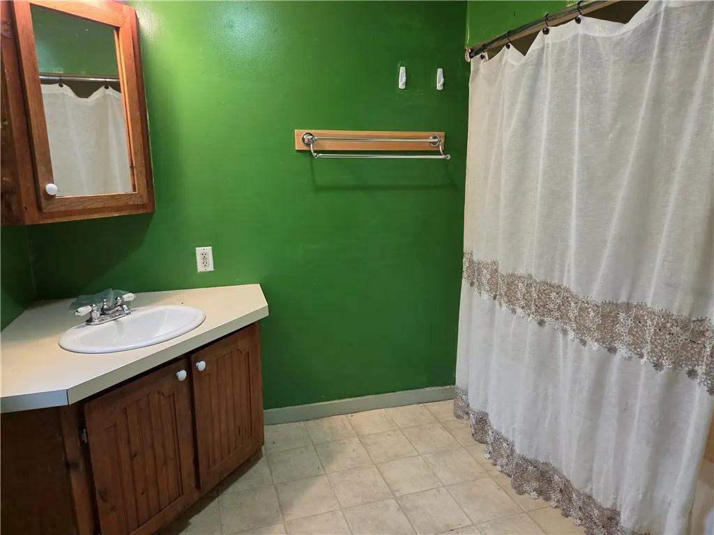 443 Co Hwy 40, Worcester, New York 12197, Worcester, New York 12197, 3 Bedrooms Bedrooms, 8 Rooms Rooms,1 BathroomBathrooms,Residential,For Sale,443 Co Hwy 40, Worcester, New York 12197,0,R1644868