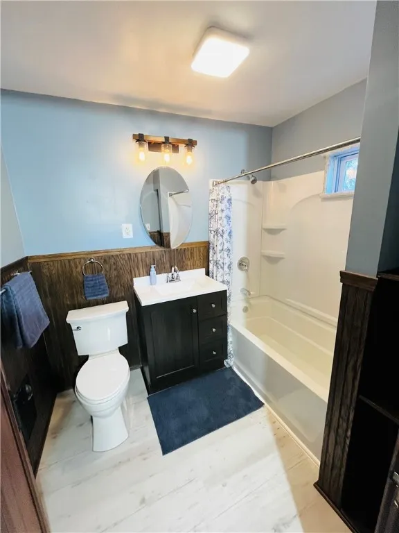 151 Seville Drive, Irondequoit, New York 14617, Irondequoit, New York 14617, 4 Bedrooms Bedrooms, 8 Rooms Rooms,1 BathroomBathrooms,Residential,For Sale,151 Seville Drive, Irondequoit, New York 14617,0,R1644955