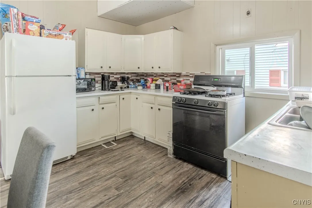1021 Boyd Street, Watertown City, New York 13601, Watertown City, New York 13601, 4 Bedrooms Bedrooms, ,2 BathroomsBathrooms,Residential,For Sale,1021 Boyd Street, Watertown City, New York 13601,0,S1644801