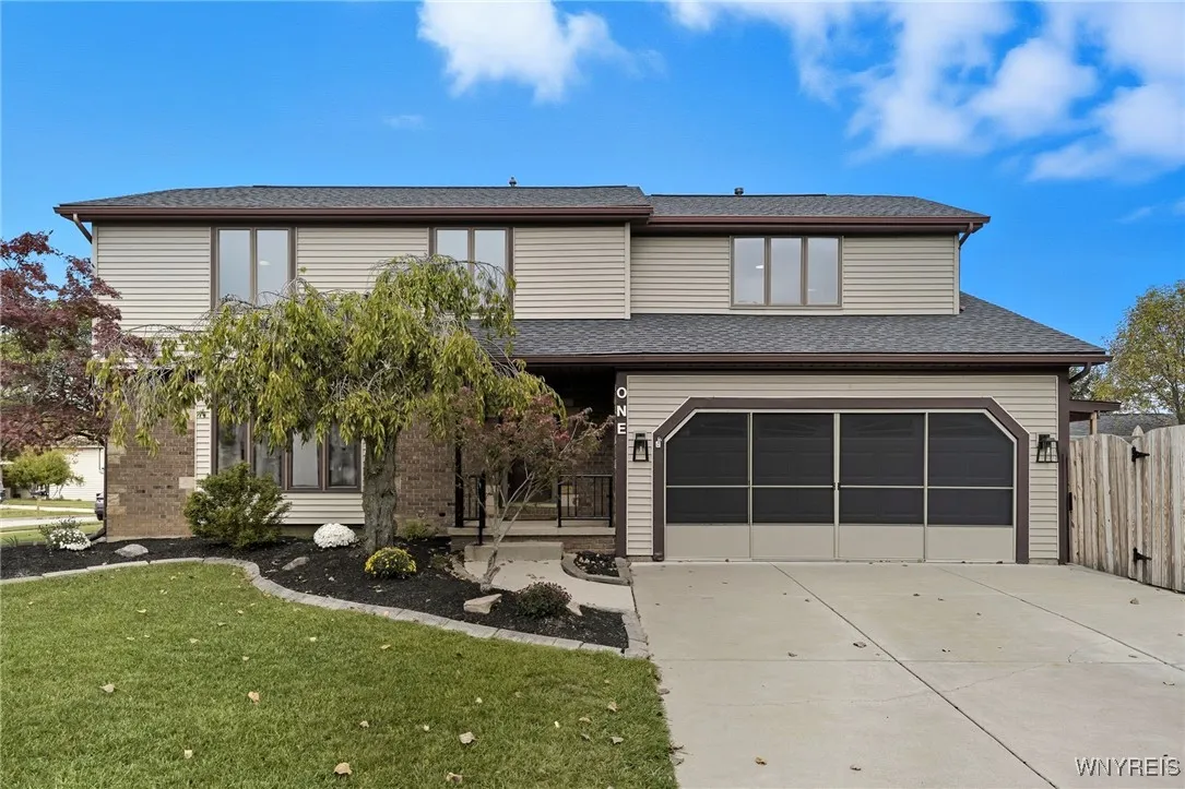 1 Crownland Circle, West Seneca, New York 14224, West Seneca, New York 14224, 4 Bedrooms Bedrooms, 10 Rooms Rooms,2 BathroomsBathrooms,Residential,Closed,1 Crownland Circle, West Seneca, New York 14224,0,B1644407