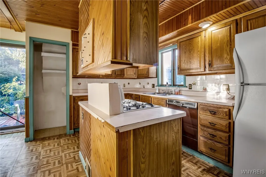 264 Highland Avenue, Buffalo, New York 14222, Buffalo, New York 14222, 4 Bedrooms Bedrooms, 10 Rooms Rooms,1 BathroomBathrooms,Residential,For Sale,264 Highland Avenue, Buffalo, New York 14222,0,B1644448
