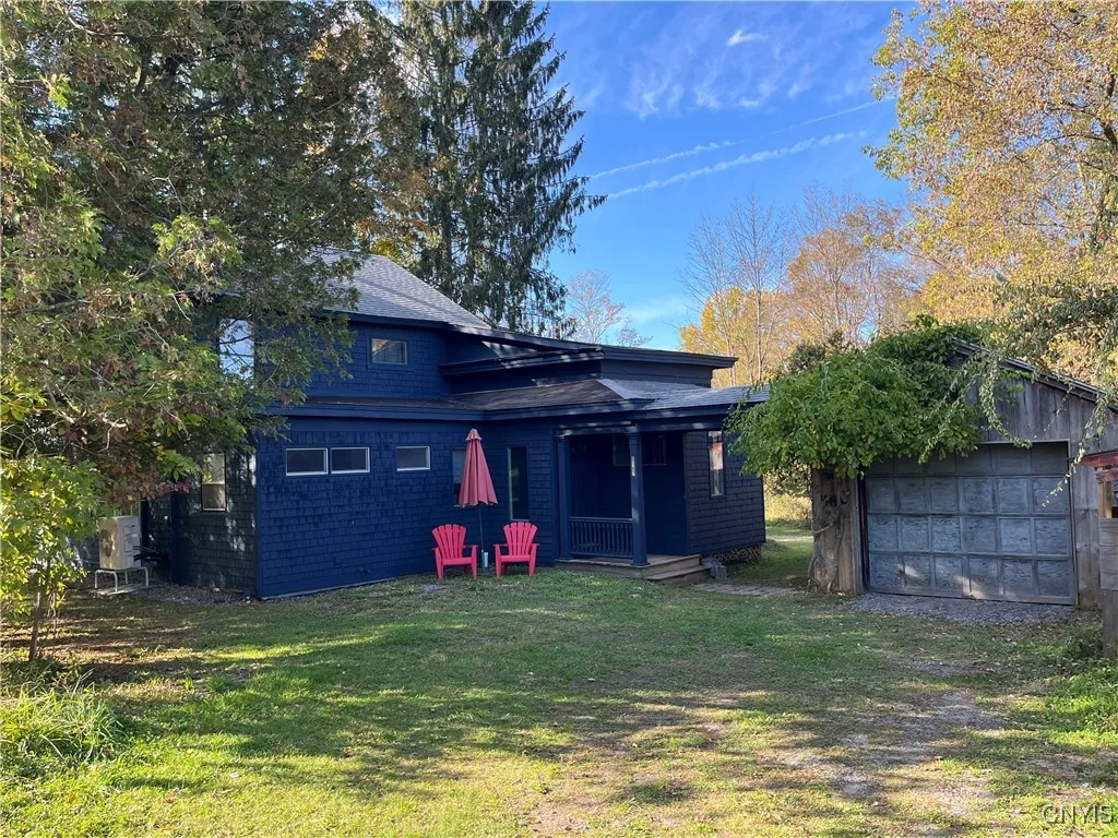 Single stall garage with covered breezeway