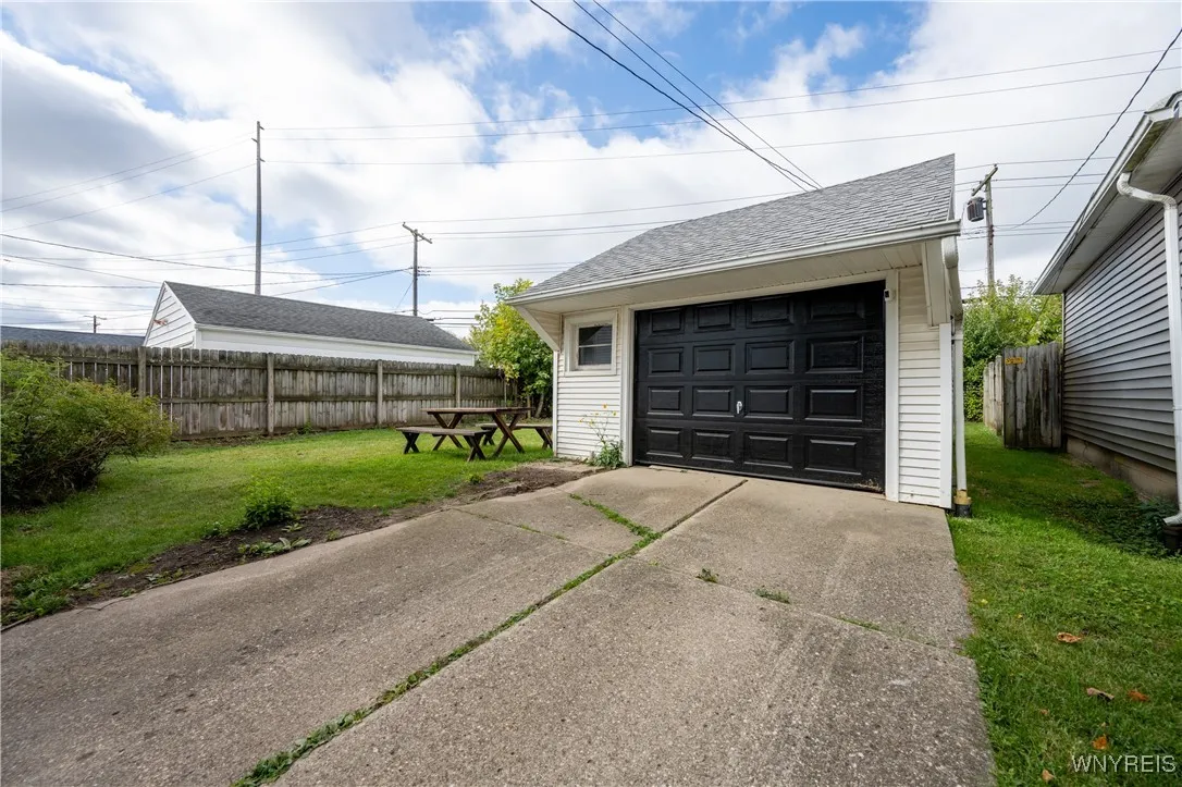 12 Gettysburg Avenue, Tonawanda, New York 14223, Tonawanda, New York 14223, 3 Bedrooms Bedrooms, 6 Rooms Rooms,1 BathroomBathrooms,Residential,For Sale,12 Gettysburg Avenue, Tonawanda, New York 14223,0,B1644734
