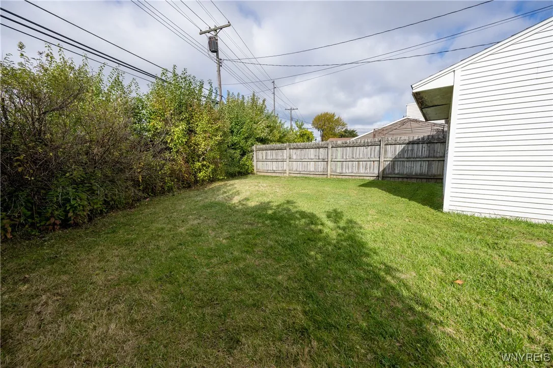 12 Gettysburg Avenue, Tonawanda, New York 14223, Tonawanda, New York 14223, 3 Bedrooms Bedrooms, 6 Rooms Rooms,1 BathroomBathrooms,Residential,For Sale,12 Gettysburg Avenue, Tonawanda, New York 14223,0,B1644734