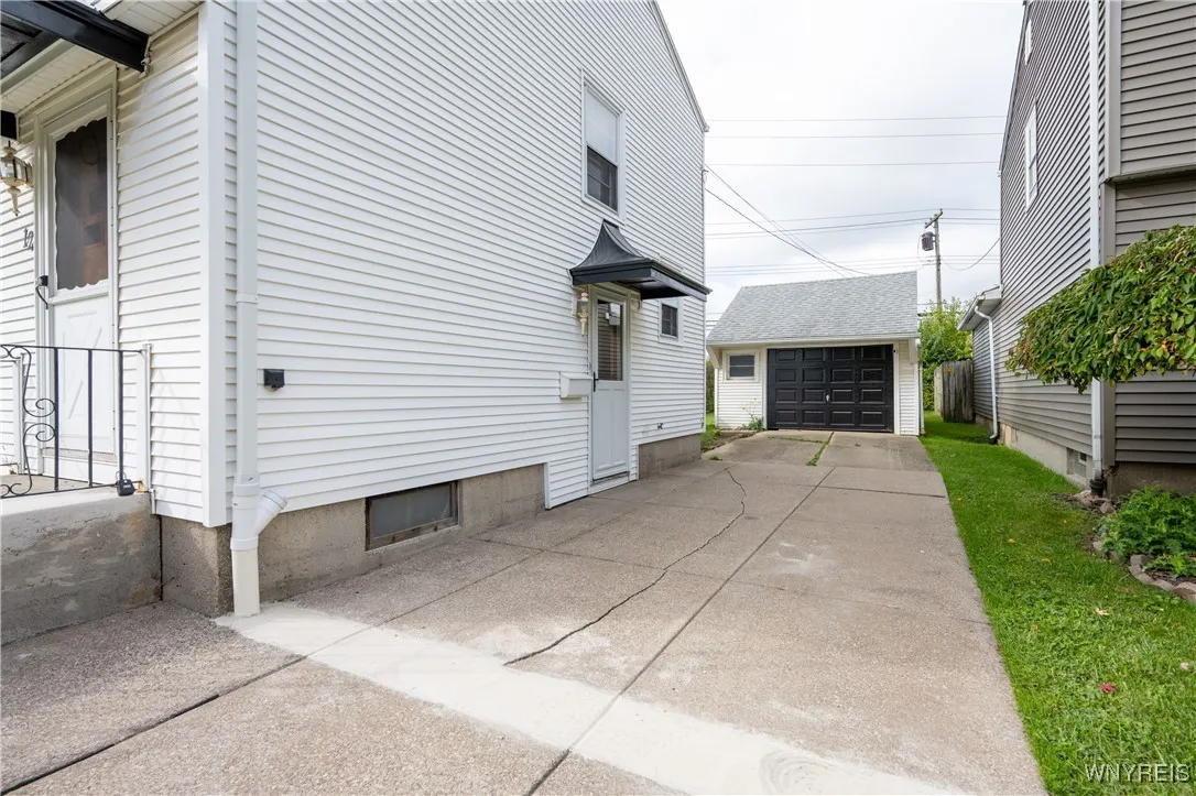 12 Gettysburg Avenue, Tonawanda, New York 14223, Tonawanda, New York 14223, 3 Bedrooms Bedrooms, 6 Rooms Rooms,1 BathroomBathrooms,Residential,For Sale,12 Gettysburg Avenue, Tonawanda, New York 14223,0,B1644734