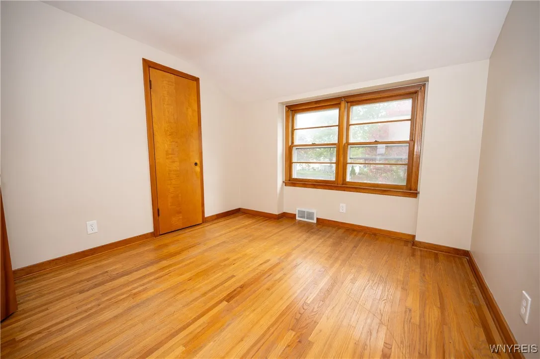 12 Gettysburg Avenue, Tonawanda, New York 14223, Tonawanda, New York 14223, 3 Bedrooms Bedrooms, 6 Rooms Rooms,1 BathroomBathrooms,Residential,For Sale,12 Gettysburg Avenue, Tonawanda, New York 14223,0,B1644734