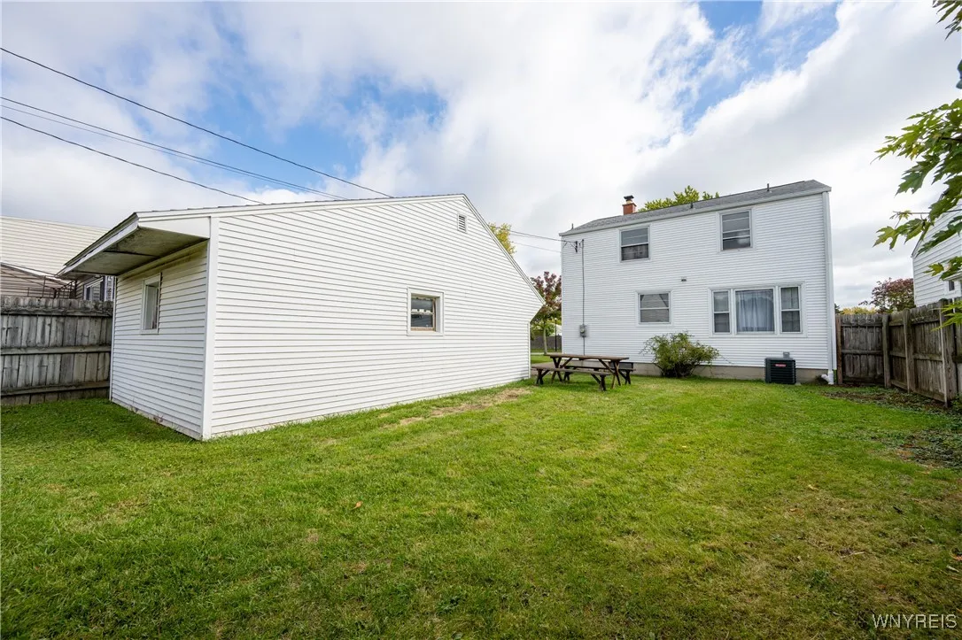 12 Gettysburg Avenue, Tonawanda, New York 14223, Tonawanda, New York 14223, 3 Bedrooms Bedrooms, 6 Rooms Rooms,1 BathroomBathrooms,Residential,For Sale,12 Gettysburg Avenue, Tonawanda, New York 14223,0,B1644734