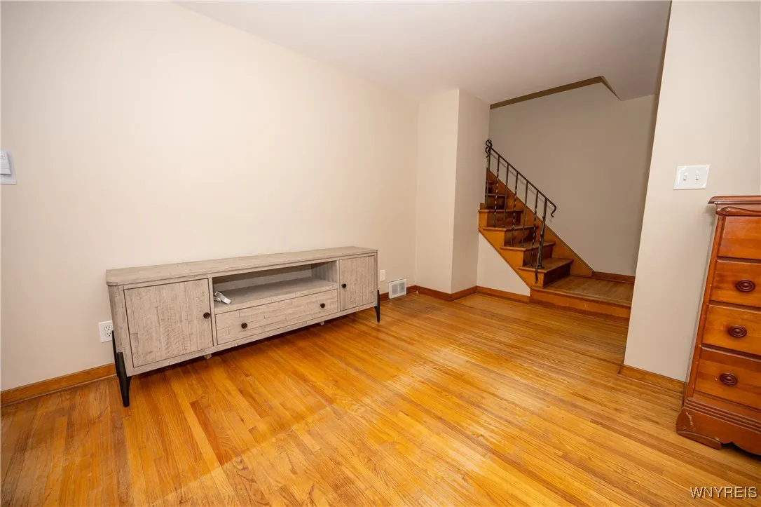 12 Gettysburg Avenue, Tonawanda, New York 14223, Tonawanda, New York 14223, 3 Bedrooms Bedrooms, 6 Rooms Rooms,1 BathroomBathrooms,Residential,For Sale,12 Gettysburg Avenue, Tonawanda, New York 14223,0,B1644734