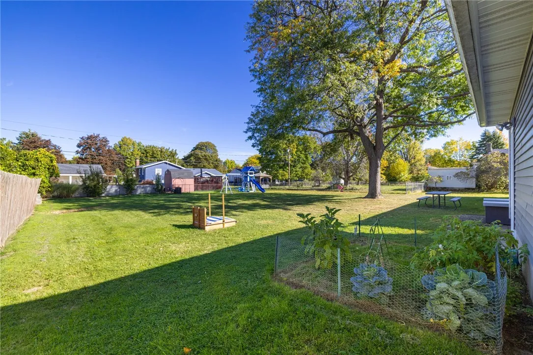 194 Mcguire Road, Greece, New York 14616, Greece, New York 14616, 3 Bedrooms Bedrooms, 5 Rooms Rooms,1 BathroomBathrooms,Residential,For Sale,194 Mcguire Road, Greece, New York 14616,0,R1643983