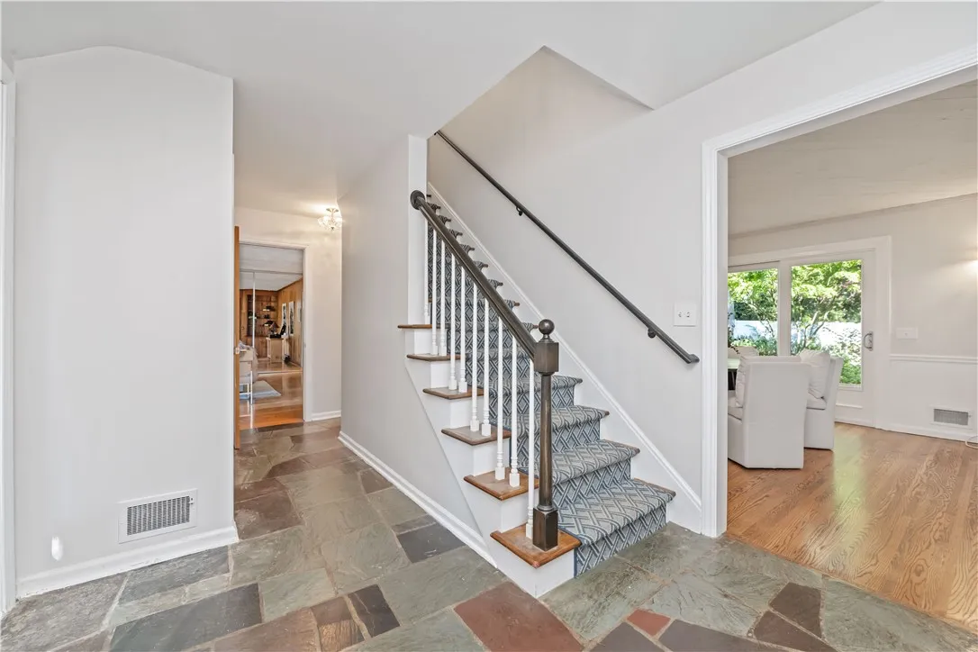 41 Old Farm Circle, Pittsford, New York 14534, Pittsford, New York 14534, 4 Bedrooms Bedrooms, 11 Rooms Rooms,3 BathroomsBathrooms,Residential,For Sale,41 Old Farm Circle, Pittsford, New York 14534,0,R1644993