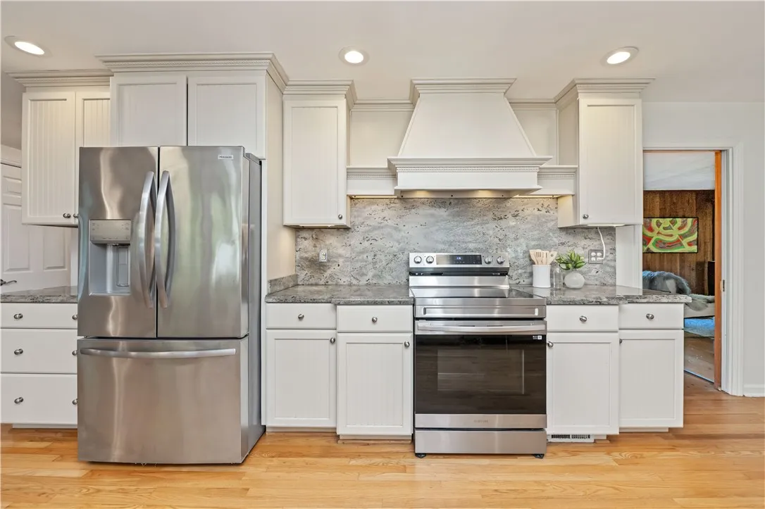 41 Old Farm Circle, Pittsford, New York 14534, Pittsford, New York 14534, 4 Bedrooms Bedrooms, 11 Rooms Rooms,3 BathroomsBathrooms,Residential,For Sale,41 Old Farm Circle, Pittsford, New York 14534,0,R1644993