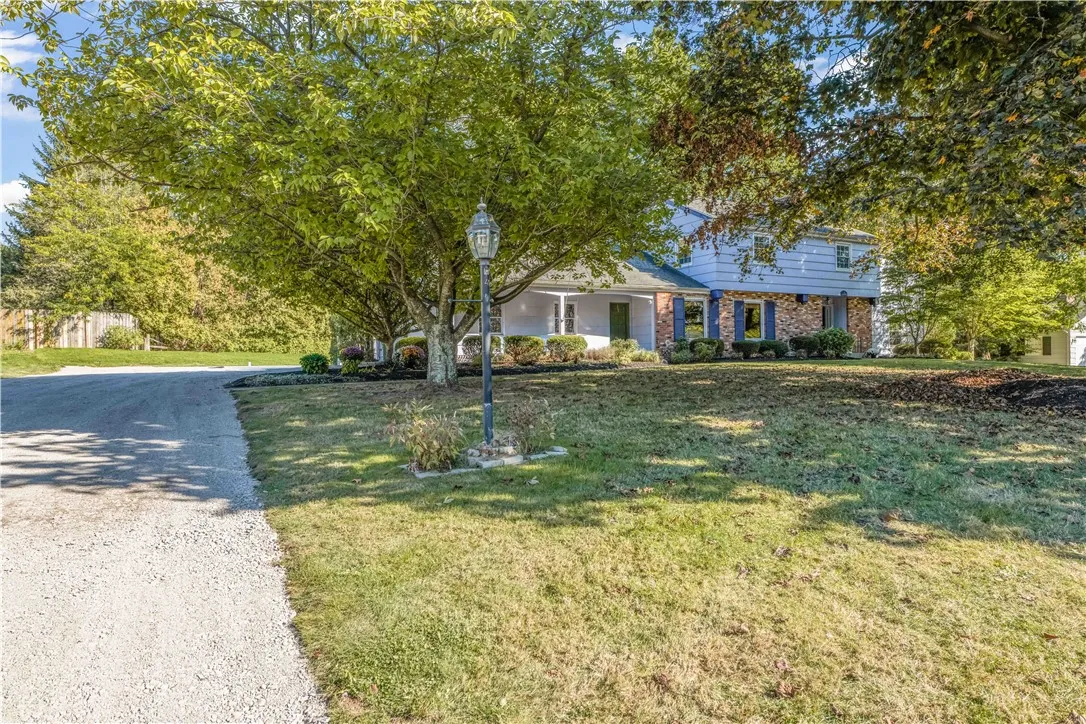 41 Old Farm Circle, Pittsford, New York 14534, Pittsford, New York 14534, 4 Bedrooms Bedrooms, 11 Rooms Rooms,3 BathroomsBathrooms,Residential,For Sale,41 Old Farm Circle, Pittsford, New York 14534,0,R1644993