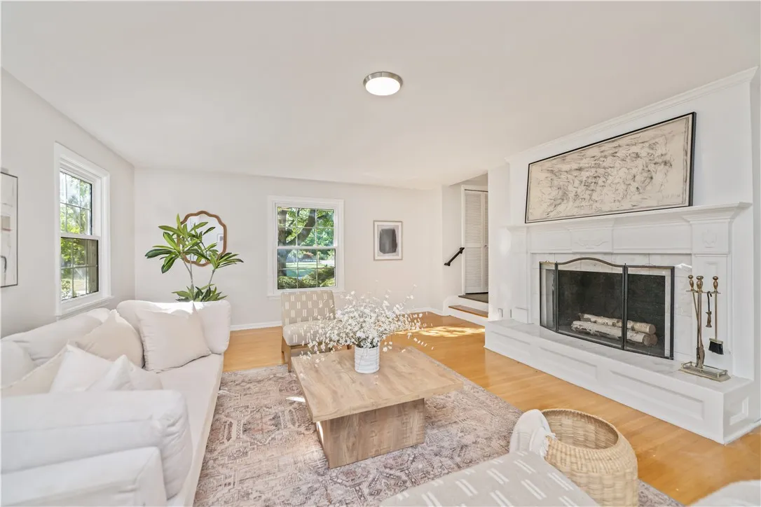 41 Old Farm Circle, Pittsford, New York 14534, Pittsford, New York 14534, 4 Bedrooms Bedrooms, 11 Rooms Rooms,3 BathroomsBathrooms,Residential,For Sale,41 Old Farm Circle, Pittsford, New York 14534,0,R1644993