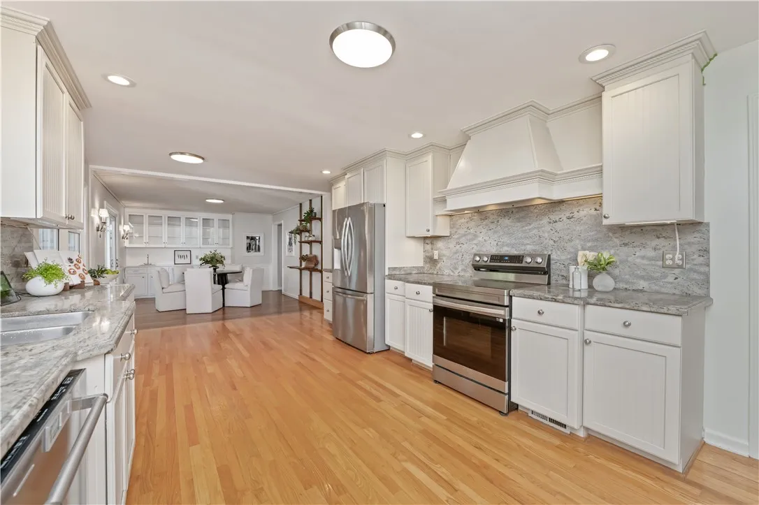 41 Old Farm Circle, Pittsford, New York 14534, Pittsford, New York 14534, 4 Bedrooms Bedrooms, 11 Rooms Rooms,3 BathroomsBathrooms,Residential,For Sale,41 Old Farm Circle, Pittsford, New York 14534,0,R1644993