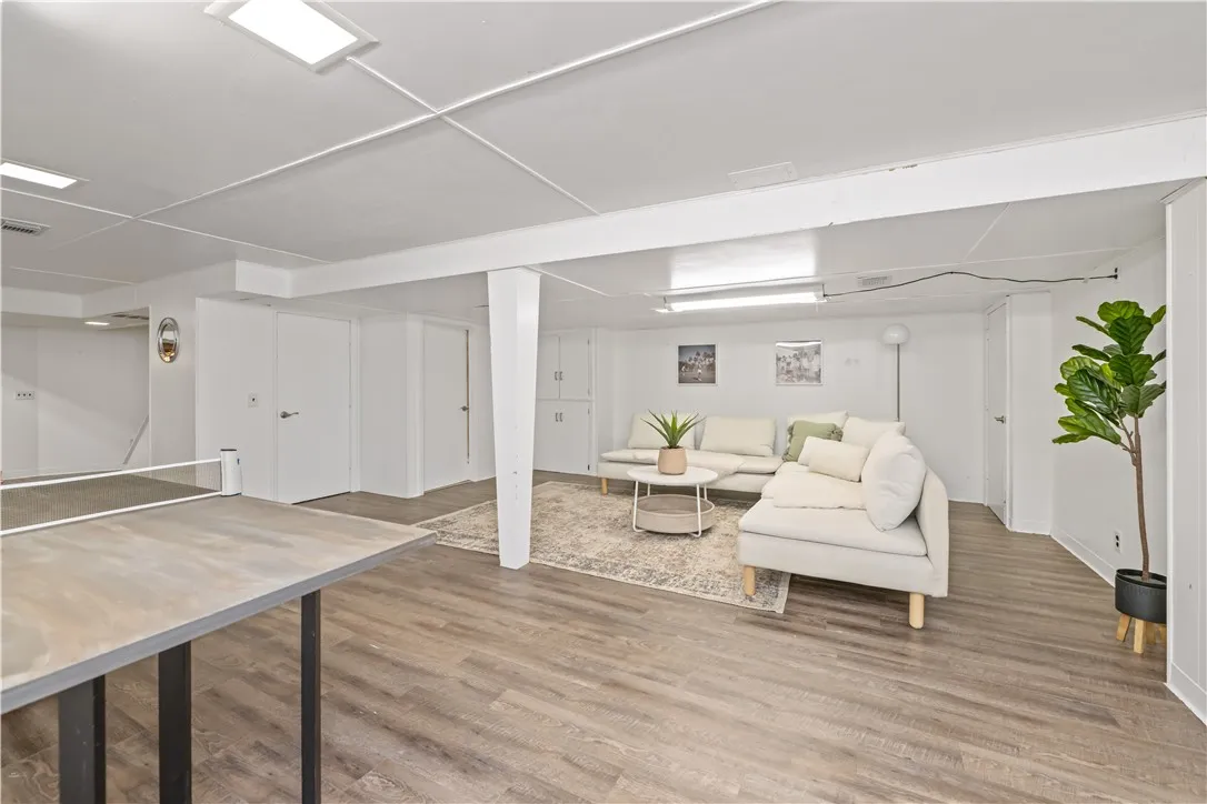 41 Old Farm Circle, Pittsford, New York 14534, Pittsford, New York 14534, 4 Bedrooms Bedrooms, 11 Rooms Rooms,3 BathroomsBathrooms,Residential,For Sale,41 Old Farm Circle, Pittsford, New York 14534,0,R1644993