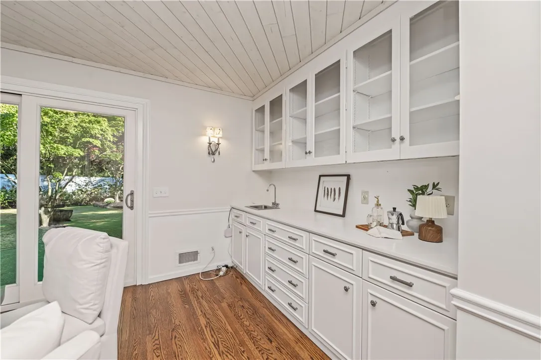 41 Old Farm Circle, Pittsford, New York 14534, Pittsford, New York 14534, 4 Bedrooms Bedrooms, 11 Rooms Rooms,3 BathroomsBathrooms,Residential,For Sale,41 Old Farm Circle, Pittsford, New York 14534,0,R1644993
