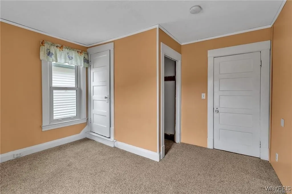 120 Aldrich Place, Buffalo, New York 14220, Buffalo, New York 14220, 4 Bedrooms Bedrooms, 6 Rooms Rooms,1 BathroomBathrooms,Residential Lease,For Rent,120 Aldrich Place, Buffalo, New York 14220,0,B1644841