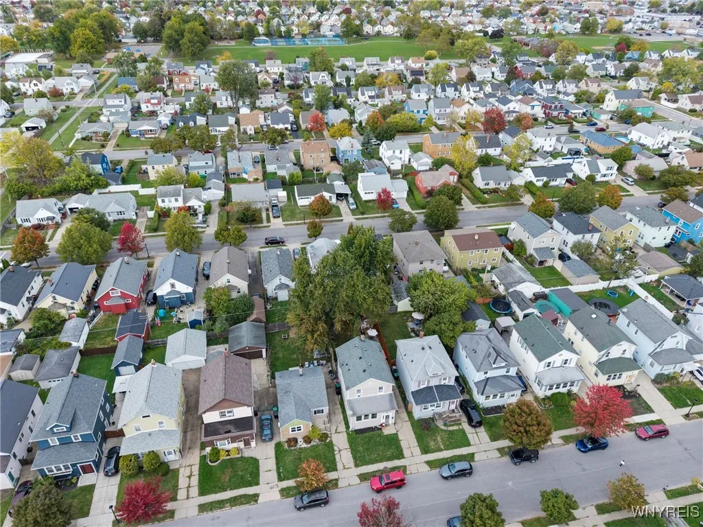 387 West Hazeltine Avenue, Tonawanda, New York 142, Tonawanda, New York 14217, 3 Bedrooms Bedrooms, 6 Rooms Rooms,1 BathroomBathrooms,Residential,For Sale,387 West Hazeltine Avenue, Tonawanda, New York 142,0,B1644641