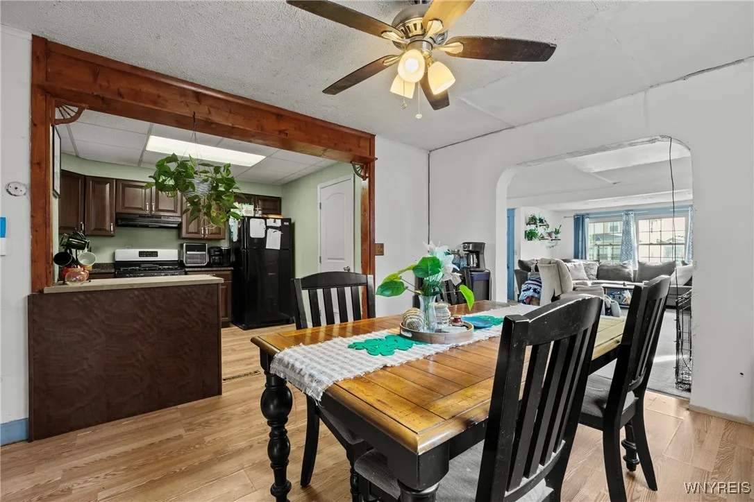 387 West Hazeltine Avenue, Tonawanda, New York 142, Tonawanda, New York 14217, 3 Bedrooms Bedrooms, 6 Rooms Rooms,1 BathroomBathrooms,Residential,For Sale,387 West Hazeltine Avenue, Tonawanda, New York 142,0,B1644641