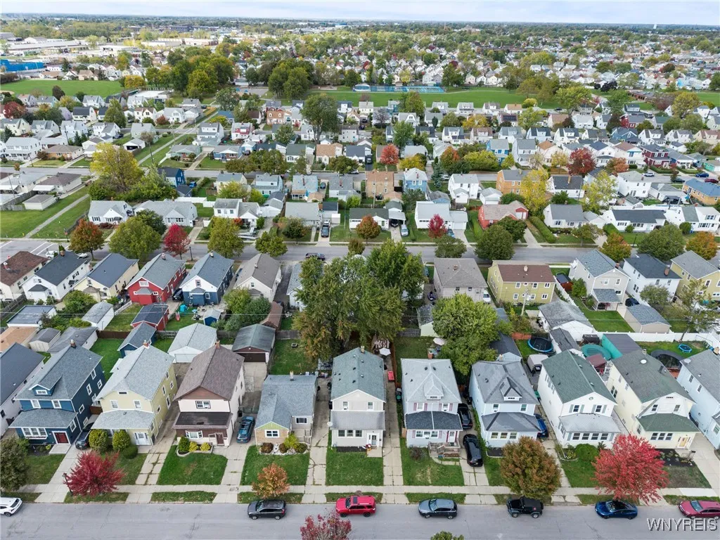 387 West Hazeltine Avenue, Tonawanda, New York 142, Tonawanda, New York 14217, 3 Bedrooms Bedrooms, 6 Rooms Rooms,1 BathroomBathrooms,Residential,For Sale,387 West Hazeltine Avenue, Tonawanda, New York 142,0,B1644641