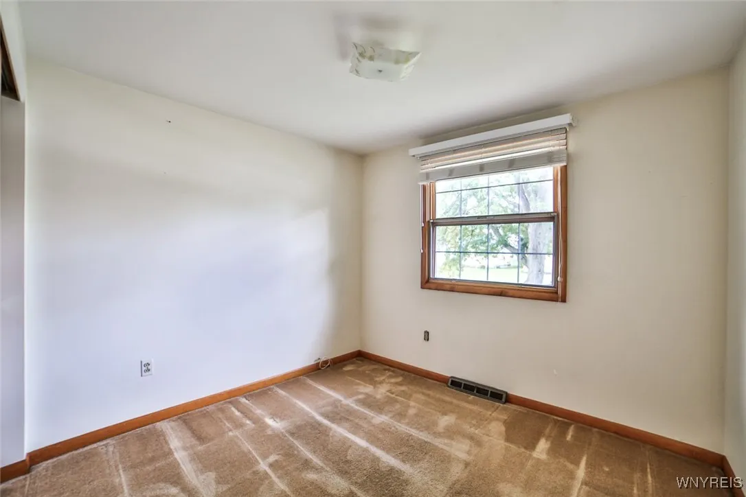 3387 Bethford Drive, Hamburg, New York 14219, Hamburg, New York 14219, 3 Bedrooms Bedrooms, 8 Rooms Rooms,1 BathroomBathrooms,Residential,For Sale,3387 Bethford Drive, Hamburg, New York 14219,0,B1644588
