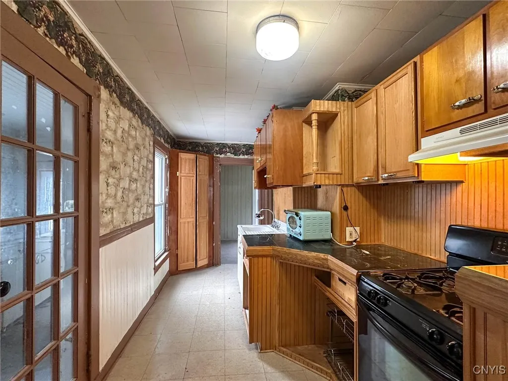 318 South Main Street, Herkimer, New York 13350, Herkimer, New York 13350, 4 Bedrooms Bedrooms, ,2 BathroomsBathrooms,Residential,For Sale,318 South Main Street, Herkimer, New York 13350,0,S1645054