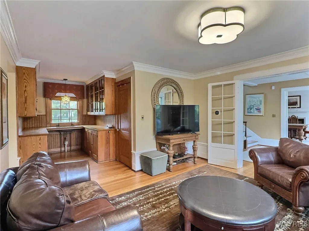 211 Lebrun Rd, Amherst, New York 14226, Amherst, New York 14226, 6 Bedrooms Bedrooms, 5 Rooms Rooms,3 BathroomsBathrooms,Residential,For Sale,211 Lebrun Rd, Amherst, New York 14226,0,B1644883