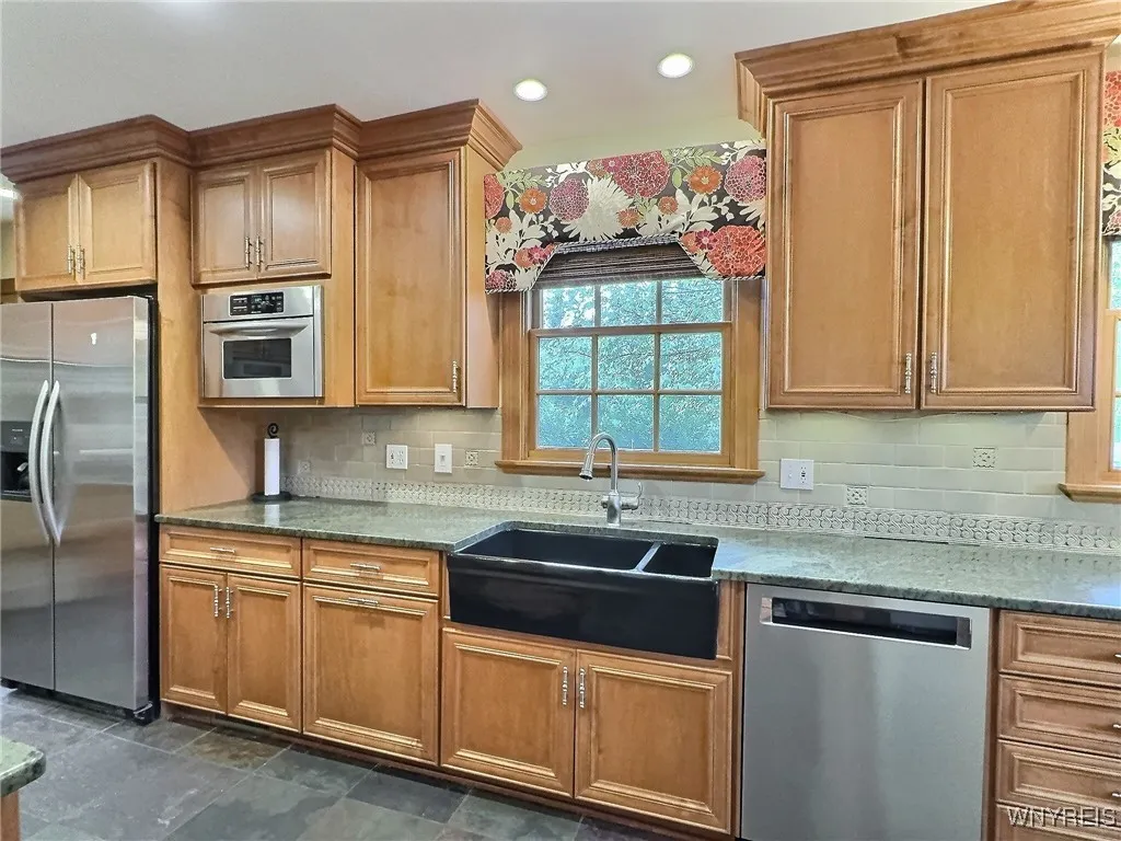 211 Lebrun Rd, Amherst, New York 14226, Amherst, New York 14226, 6 Bedrooms Bedrooms, 5 Rooms Rooms,3 BathroomsBathrooms,Residential,For Sale,211 Lebrun Rd, Amherst, New York 14226,0,B1644883