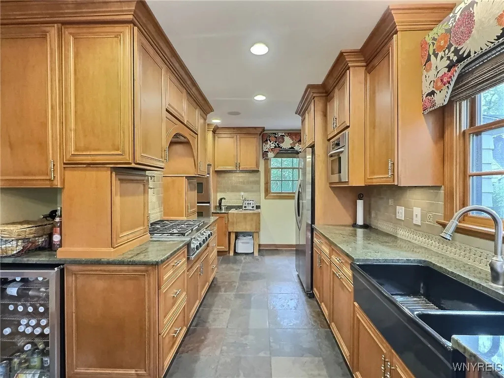 211 Lebrun Rd, Amherst, New York 14226, Amherst, New York 14226, 6 Bedrooms Bedrooms, 5 Rooms Rooms,3 BathroomsBathrooms,Residential,For Sale,211 Lebrun Rd, Amherst, New York 14226,0,B1644883
