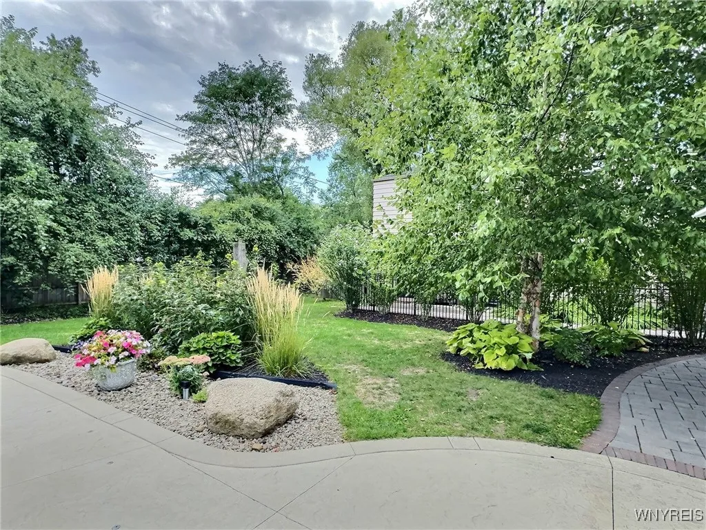 211 Lebrun Rd, Amherst, New York 14226, Amherst, New York 14226, 6 Bedrooms Bedrooms, 5 Rooms Rooms,3 BathroomsBathrooms,Residential,For Sale,211 Lebrun Rd, Amherst, New York 14226,0,B1644883