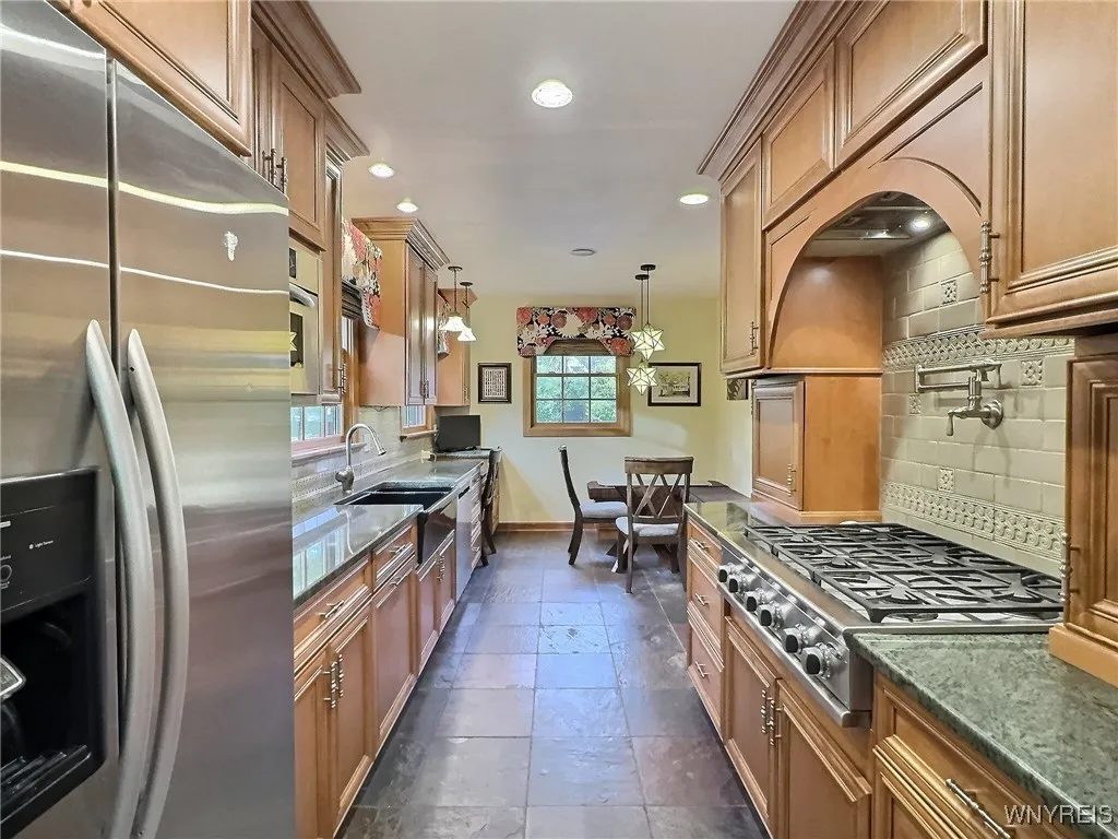 211 Lebrun Rd, Amherst, New York 14226, Amherst, New York 14226, 6 Bedrooms Bedrooms, 5 Rooms Rooms,3 BathroomsBathrooms,Residential,For Sale,211 Lebrun Rd, Amherst, New York 14226,0,B1644883